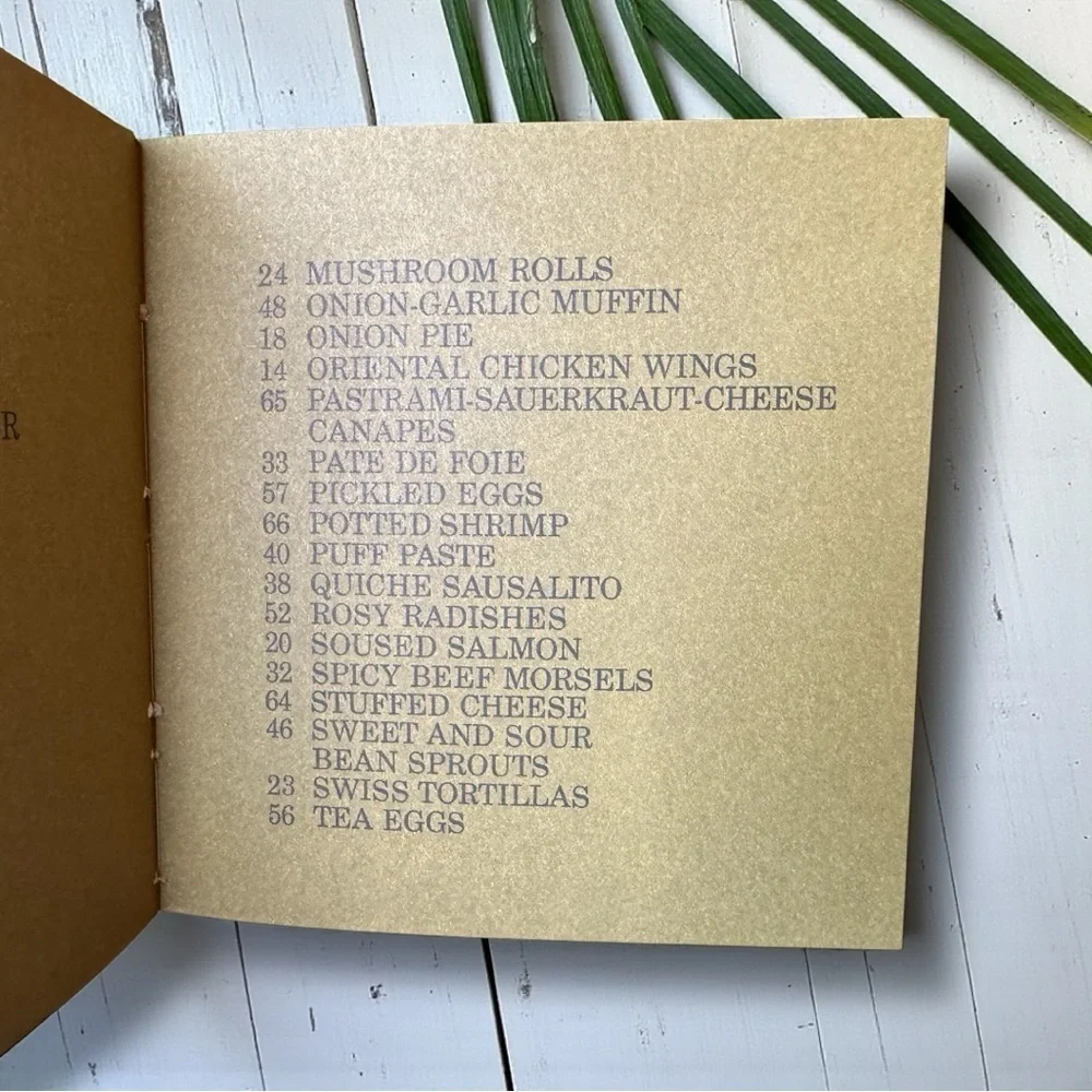Hors D’Oeuvre – Vintage 1967 Cocktail Party Recipe Book | Dust Jacket